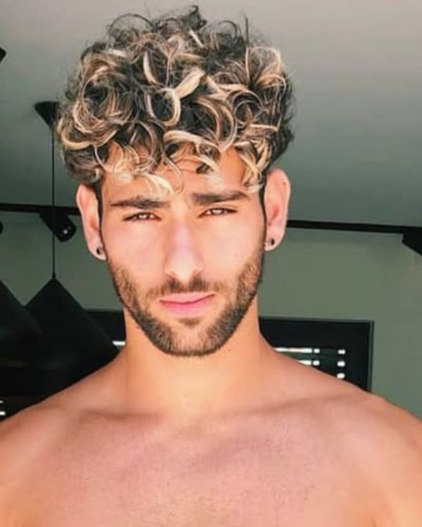 casual curly haircut